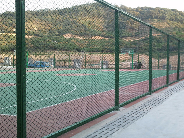  篮球场围网图片2